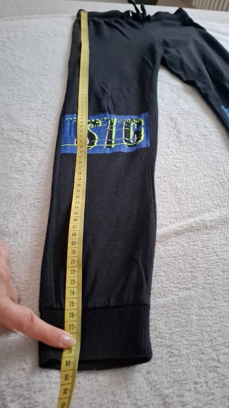 Čierne tenke teplaky, pepco,134