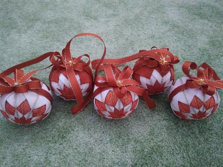 Vianočné gule - falošný patchwork,