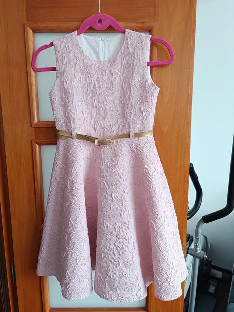 Spoločenské šaty, 146