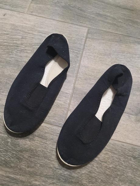 Papuce, 35
