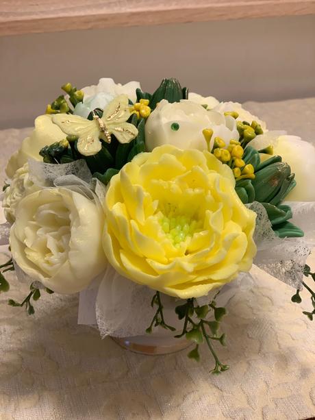 Mydlova kytica v keramickej miske, 