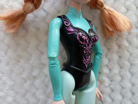 Barbie mattel anna na korčuliach, 