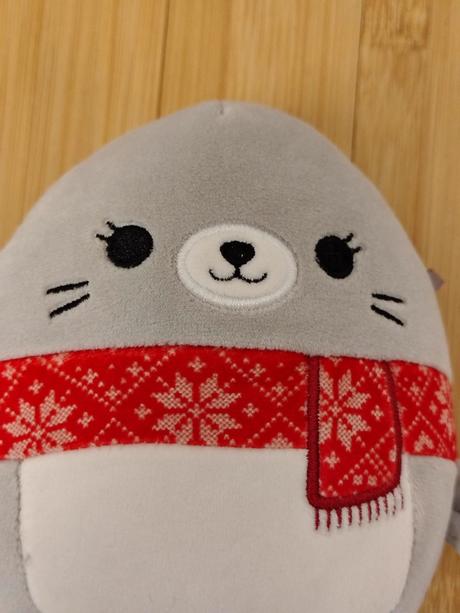 Plyšový tuleň so šálom anderson squishmallows 13cm,