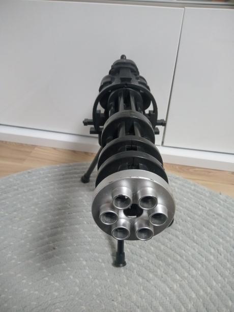 Guľomet svieti aj vydáva zvuk, 