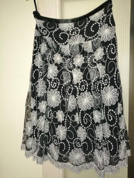 Krasna luxusná sukňa dnes lacno, xl