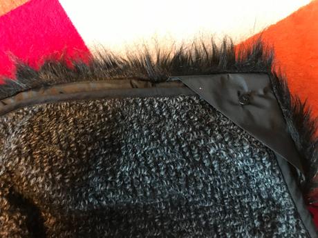 Svetrovy kabatik s umelou kozusinou,vel.36, zn.f&f, f&f,s