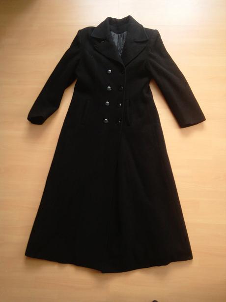 Dlhý teplý kabát, 40