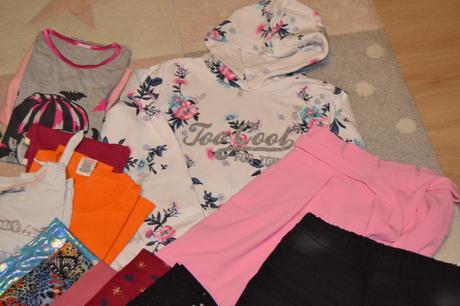 Balík pre dievča 18ks, veľkosť 146/158, top stav, 140–152