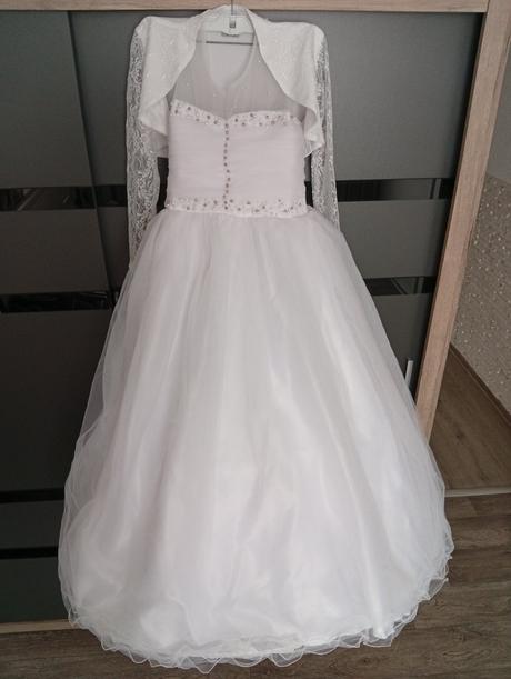 Šaty na prijímanie, 36