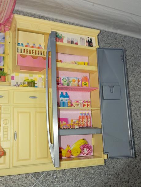 Barbie kuchyňa s riadikmi,