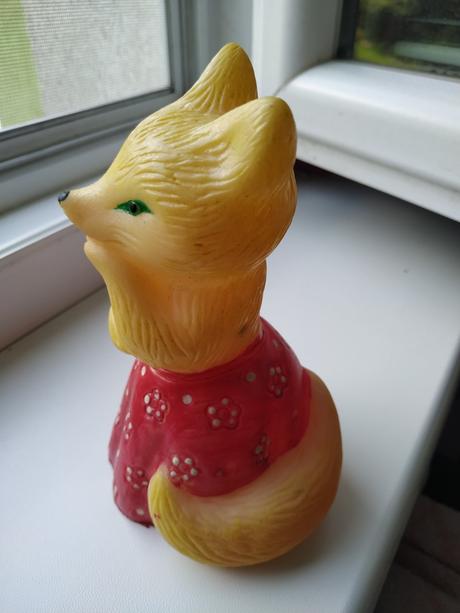 Retro gumená pískacia hračka - líška top stav,