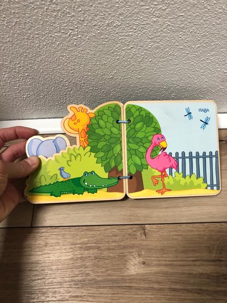 Drevená knižka zn. haba, 