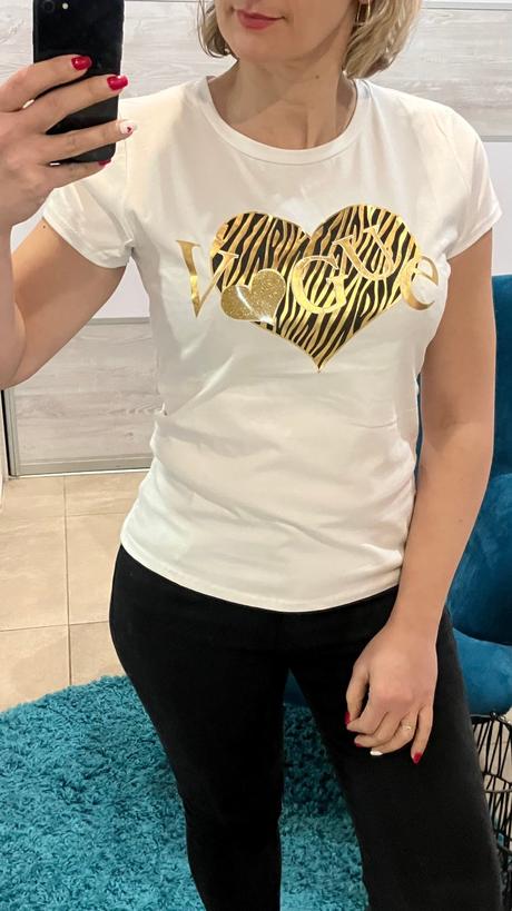 Dámske tričko s potlačou srdca a nápisom vogue, m / s