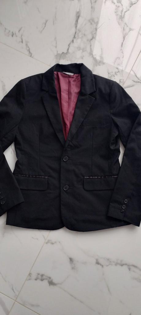 Čierne sako, 146