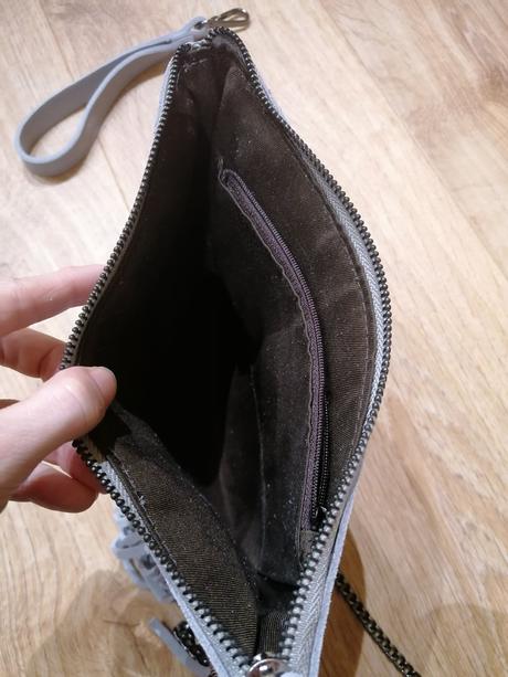 Šedá kožená crossbody kabelka,