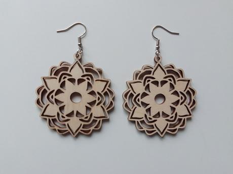 Drevené náušnice mandala, 