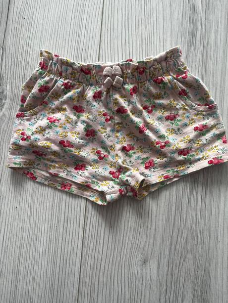 2 kusy kraťasov, next,74