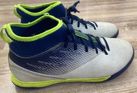 Kopačky(turfy) decathlon kipsta malé štuple, 38