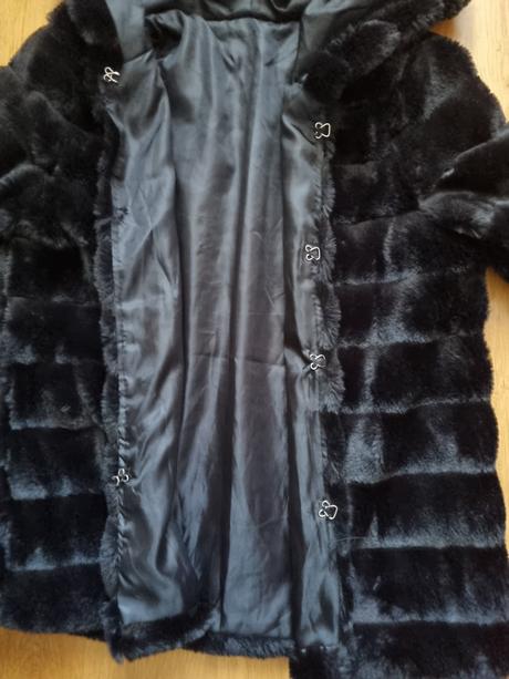 Bunda kozusinkova, s