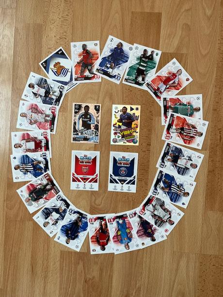 Futbalové karty topps match attax 2024-2025,