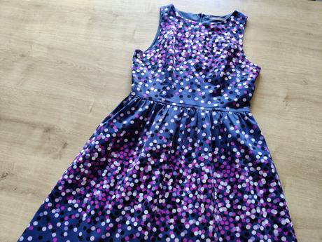 Veselé bodkované šaty, m