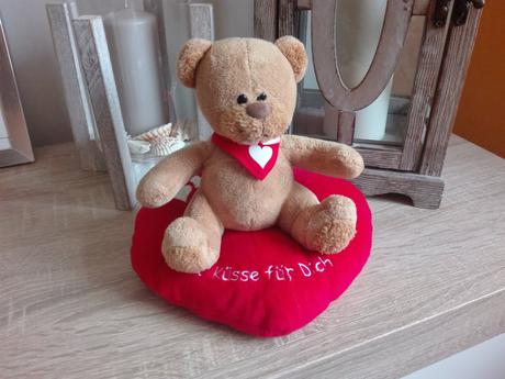 Plyšový macko na srdiečku,