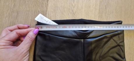 Koženkové legíny nové, calzedonia,128