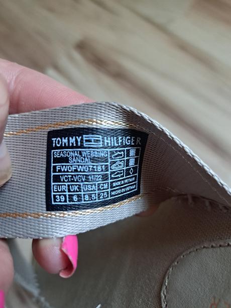 Šľapky, tommy hilfiger,39