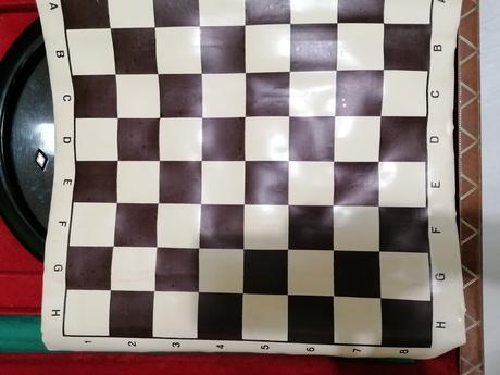 Súbor spoločenských hier, ruleta, šach, v kufríku, 