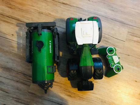 Traktor na ovládanie, 