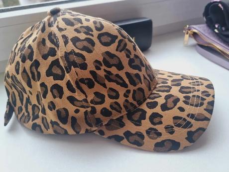 Šiltovka s leopardím vzorom - karamel, 