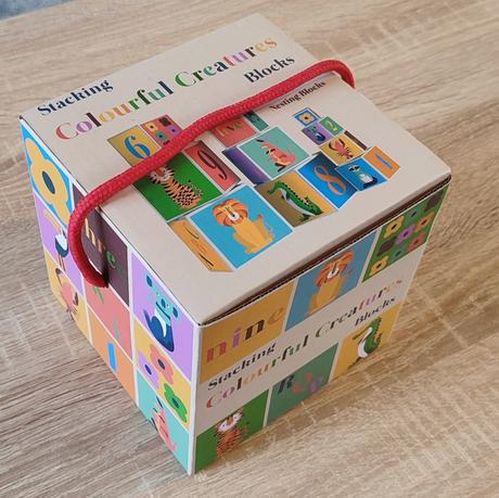 Škatuľková veža colourful creatures, 