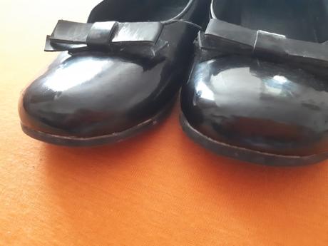 Krasne cierne lakovky s maslickou, 29