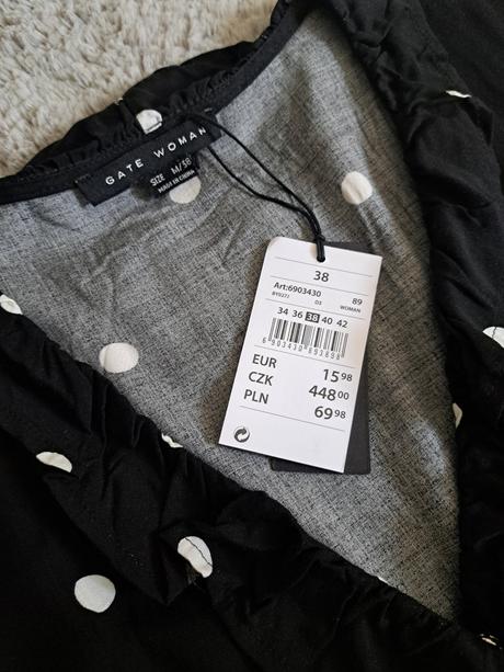 Bodkovaný overal, 38