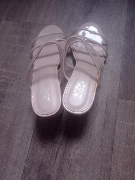 Transparentné šľapky, 38