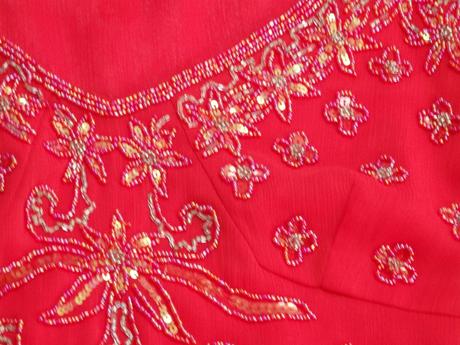 Velmi pekna bluzka na slavnost, 38