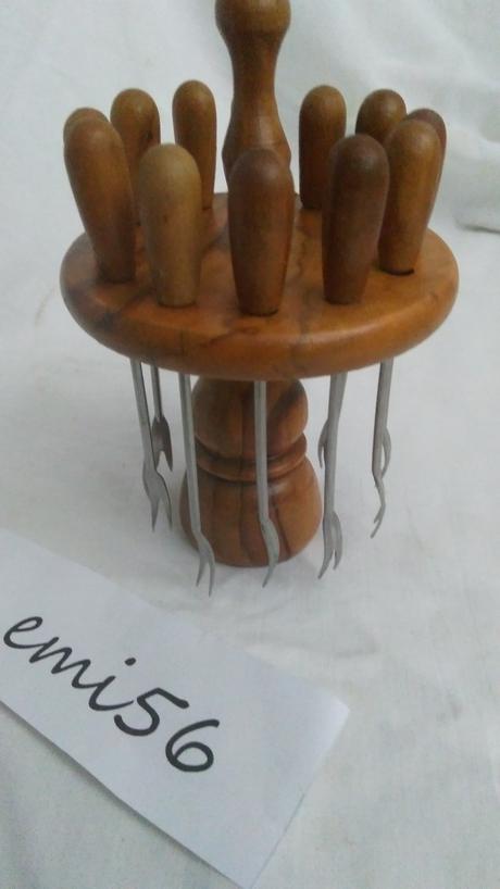 3235. drevené vidličky,