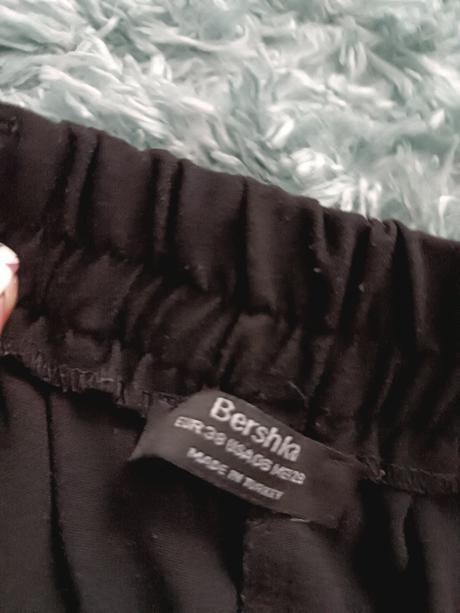 Kapsáčove nohavice, bershka,38