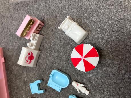 Maly plastovy domcek, 