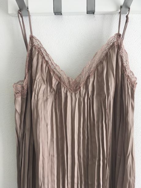 Elegantné plisované šaty, h&m,38