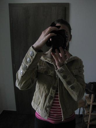 Menčestrová bundička, 36