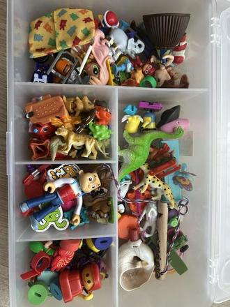 Postavicky kinder a ine,