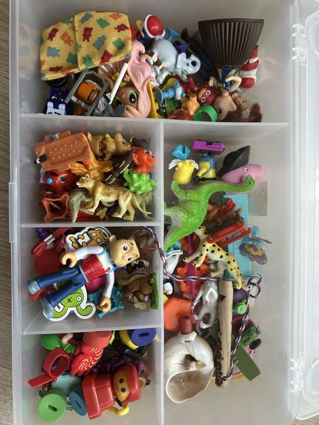 Postavicky kinder a ine,