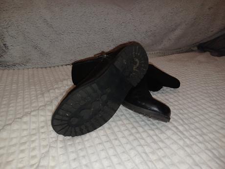 Prechodné čižmičky, 33