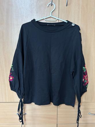 Čierna mikina s výšivkou zara, zara,s
