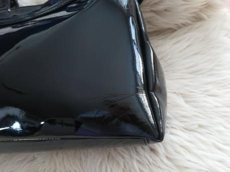 Kožená lakovaná kabelka,