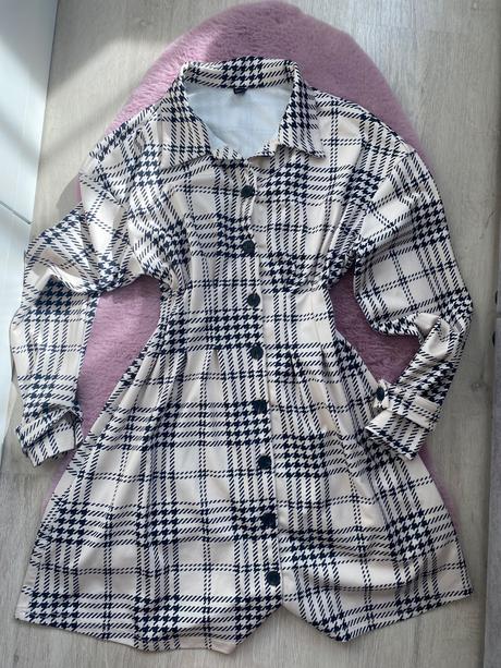 Kárované šaty s dlhým rukávom, m