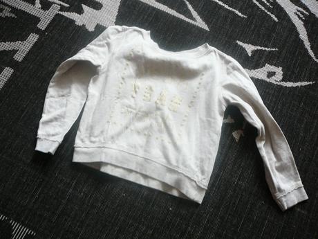 Dievcenska mikina, 146