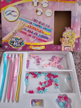 Hra výroba naramkov,