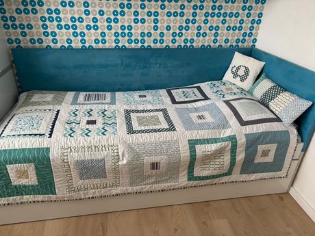 Obojstranny patchwork prehoz na detsku postel, 